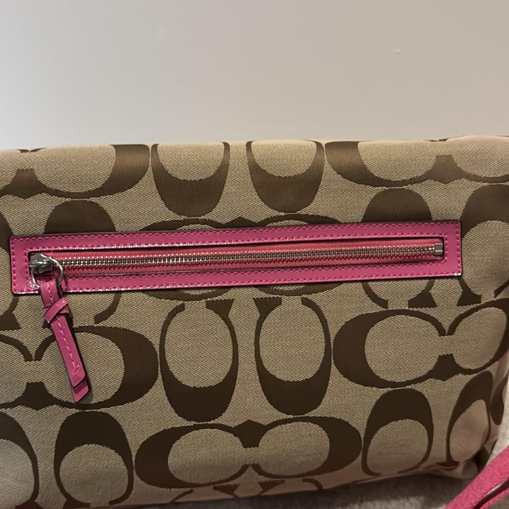 Coach Monogram bag. - Picture 4 of 7